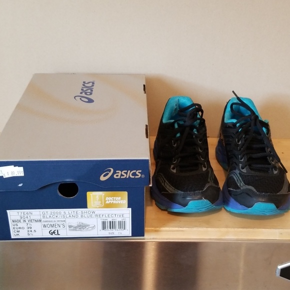 Asics Shoes - Asics shoes size 7.5
